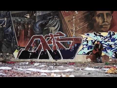 Англичанин посвети песен на ракията, показва колко обича страната ни