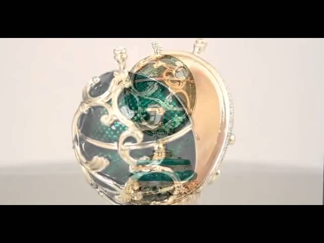 Vídeo relacionado con danila-souvenirs Huevo al estilo Fabergé Flores de Primavera/Caja de música con cesta de flores 16,5 cm azul