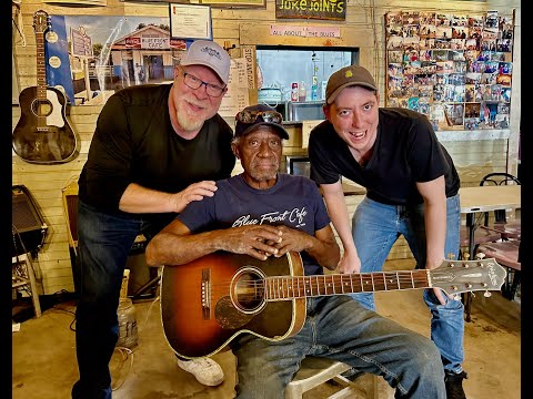 Jimmy "Duck" Holmes giving  a lesson