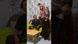 Download lagu Contoh istri yang baik #komedi #suamiistri mp3