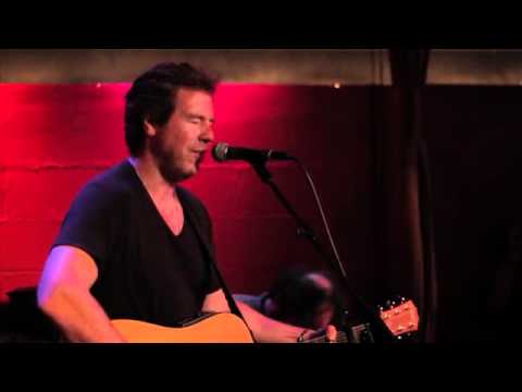 Ed Romanoff - I Fall to Pieces - Live at Rockwood Music Hall