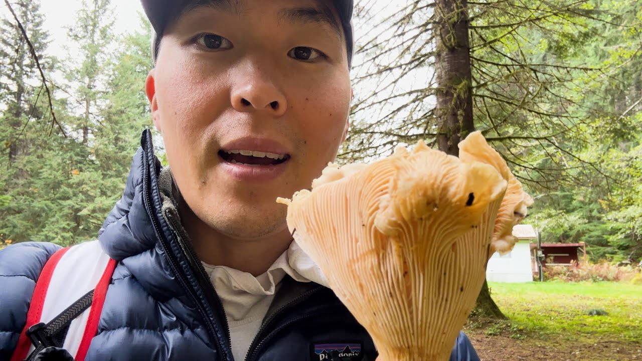 My First Time Mushroom Hunting And Making Friends With A Whole Group Of Really Cool People | Hiking