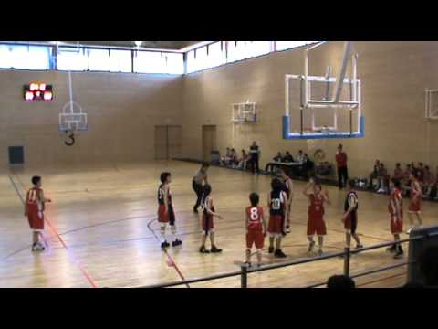 Entrada Àlex falta rebuda i tir lliure anotat contra el CN Terrassa A. Abril 2011.