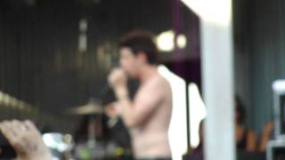 Cameron Leahy making spectacular noises.