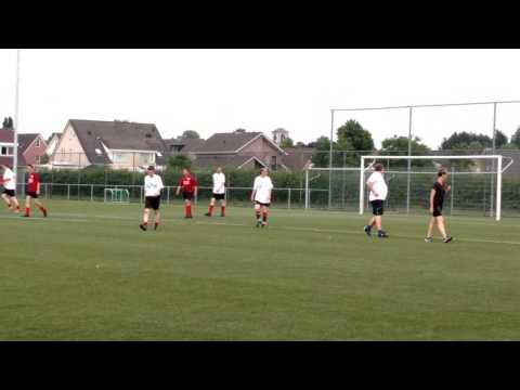 DVSG OUD tegen JONG 1