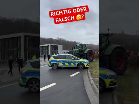 , title : 'Bauer dreht durch 💀🙈 #polizei #trecker #bauer'