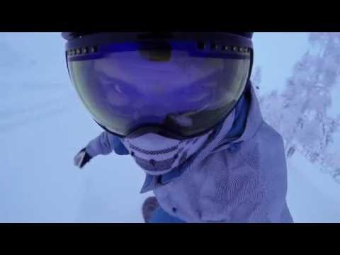 Snowboarding in Levi