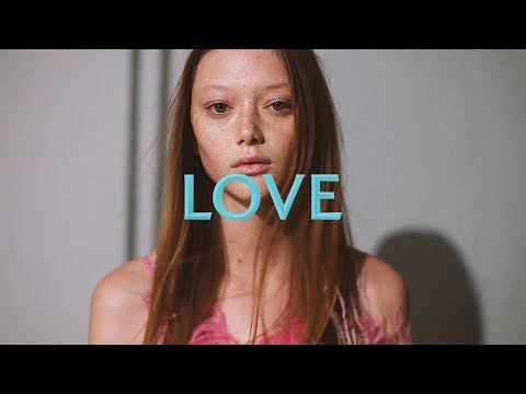 Sara Grace Wallerstedt Talks Childhood Memories | Swingin' New York