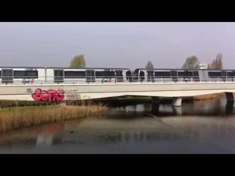 RET Metro Type SG3 nabij viaduct De Tochten Zevenkamp richting Schiedam Centrum