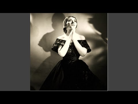 La Traviata, Act I: "È strano! È strano!"