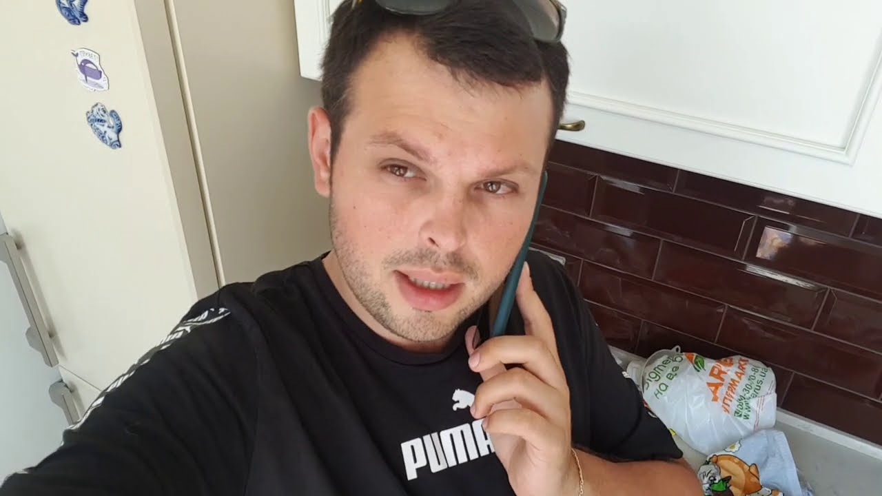 Пришёл проверить холодильник Самвела пока его нет дома