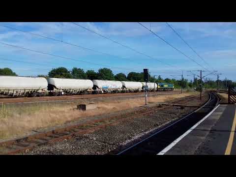 66604  6M40 Cement train arrives Darlington  18/7/17