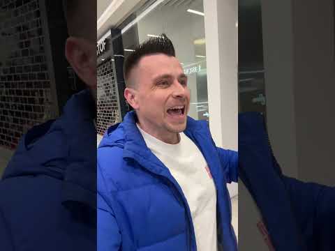 Оказался в заброшенном торговом центре!