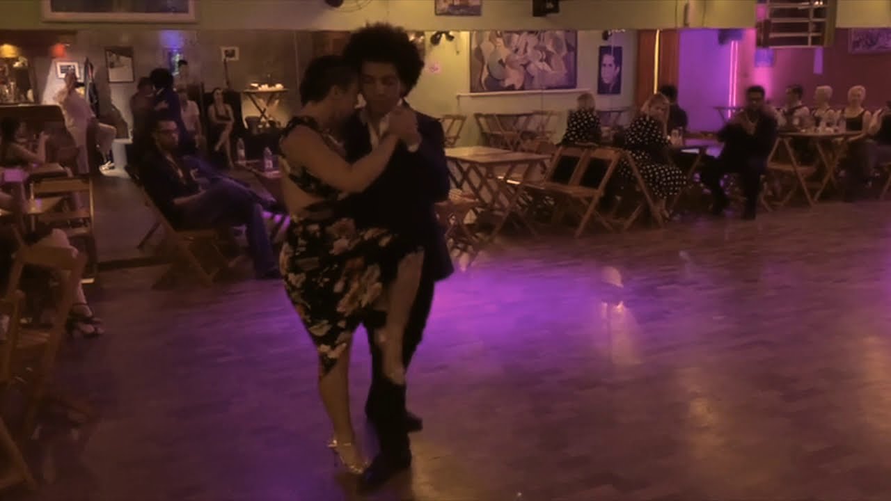 Vinicius Souza y Gaby Mataloni en Milonga La Popular, São Paulo 1/3