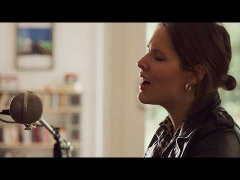 
    Middle Kids - Real Thing (Home Session Part 1)
  