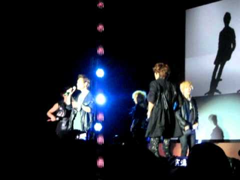 111103 [Fancam] LKFF - London SHINee Hello
