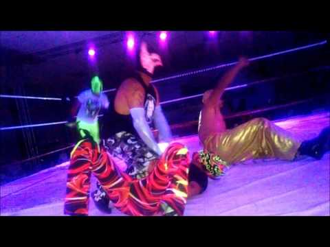 Lucha a Oscuras: Centella y Marvel VS Darius y Pendragon