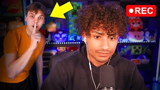 Download lagu Sneaking Into ROBLOX Youtubers Videos.. mp3