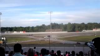 preview picture of video 'Eve of Destruction - Dixie Motor Speedway, Birch Run Michigan Trailer Figure 8 Race'