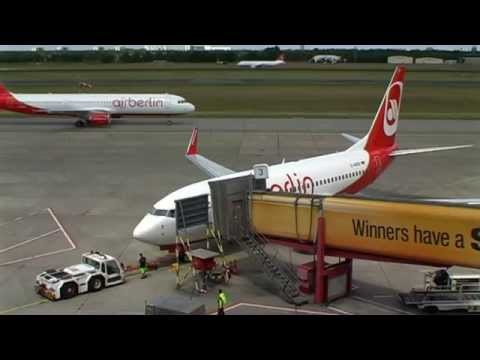 airberlin boeing 737-700 [D-AHXD] push back berlin tegel airport