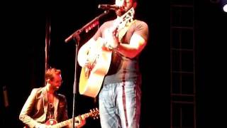 Naleigh Moon - Josh Kelley (LIVE)