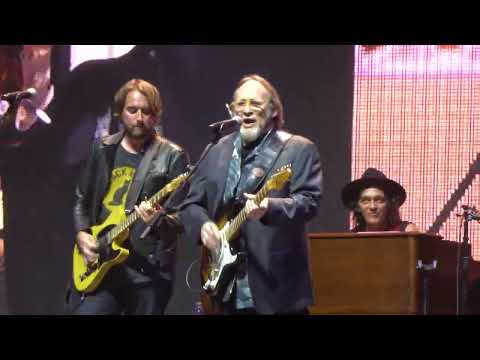 Stephen Stills and Eric Clapton Perform Bluebird at Crossroads