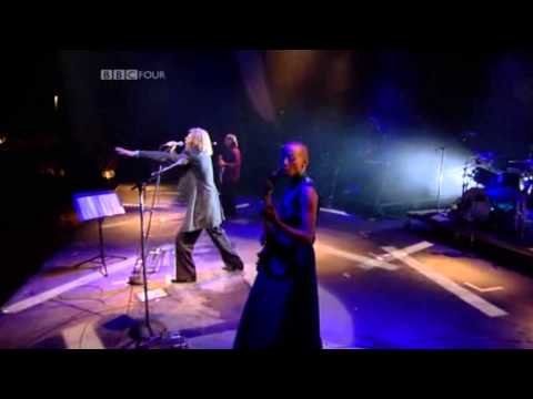 David Bowie - Heroes (Glastonbury, 2000)
