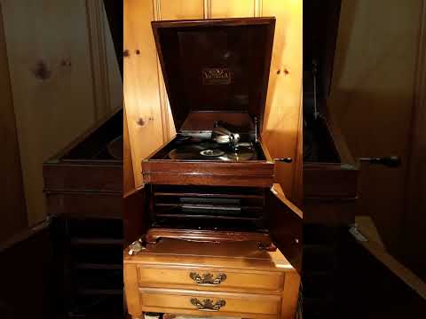 Up The Street March (Morse) Played by Prince's Band. Columbia label record # A5666 (37212) Date 1915