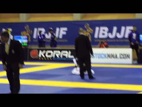 Euros: Finals of the purple featherweight Arther Zuka vs Muujig Altantugs