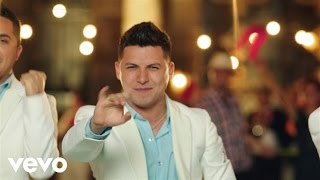 La Arrolladora Banda El Limón De René Camacho - Se Me Ve Lo Mexicano (Versión 2)