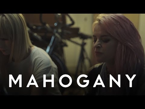 Kyla La Grange - Cut Your Teeth | Mahogany Session