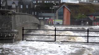 preview picture of video 'Wick Service Bridge in the Storm Surge.'
