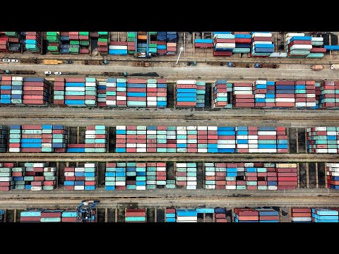 Chinas Außenhandel legt überraschend wieder zu | AFP