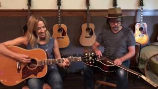 Sheryl Crow &amp; Jeff Trott - &quot;The Difficult Kind&quot; - Live Acoustic Duo (28-07-2017)