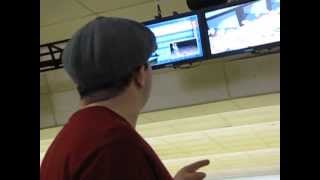 preview picture of video 'Ten-pin bowling at Bowl America in Dranesville, Virginia (2 of 7)'