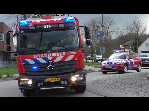 TS 21-3131, HW 21-3151 en OVD-B 21-0091 met spoed naar een Middelbrand aan de Akkerveld in Heesch