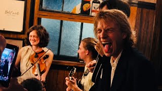 Mick Jagger zaskoczył koncertem w pubie