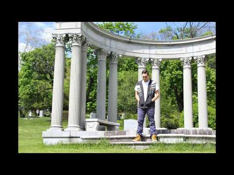 Brucie B - HollyWood