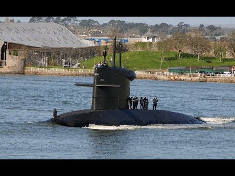 ROYAL NETHERLANDS NAVY HNLMS DOLFIJN S808 LEAVES DEVONPORT AT DEVIL'S POINT - 16th March 2020