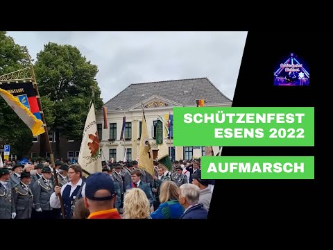Schützenfest Esens 2022 - Aufmarsch auf dem Marktplatz - Sonntag