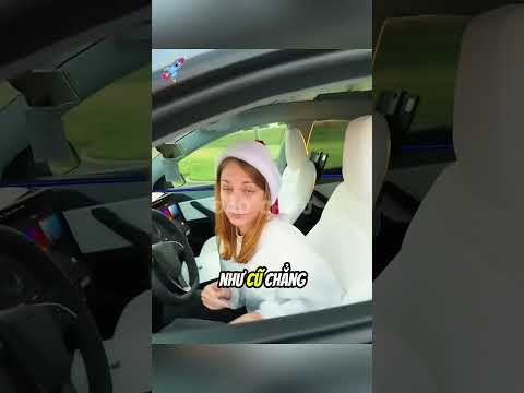 Chiếc xe Tesla này thực sự có thể đổi màu sao ? #daochieu #shorts