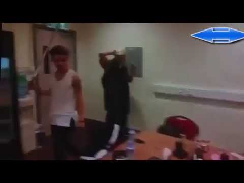 EXO Member Funny Moment at The Lost Planet in Hong Kong Backstage