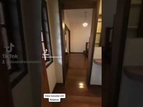 Casa luxuosa no centro de Itaipava