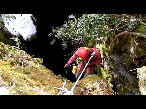 YouTube - Avenul din Ograda Moţii