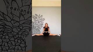Middle Split Tutorial🔥#shorts #stretching #gymnast #homeworkout #flexibility #funny #tutorial #tips