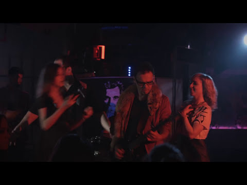 Leteći Odred i Ulica Kestena - Charlie Sheen