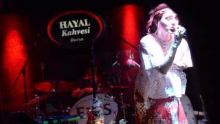 Ceylan Ertem-Gel Sevelim Sevileni /ÇUKUR DİZİSİ Hayal Kahvesi Bursa Live