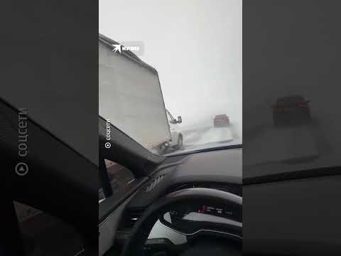 Сильный ветер опрокинул «Газель» на трассе