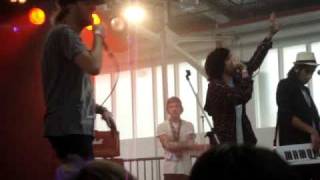 Breathe Carolina - Down (Live Melbourne Soundwave)