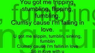 Video thumbnail of "Clumsy - Fergie. lyrics"